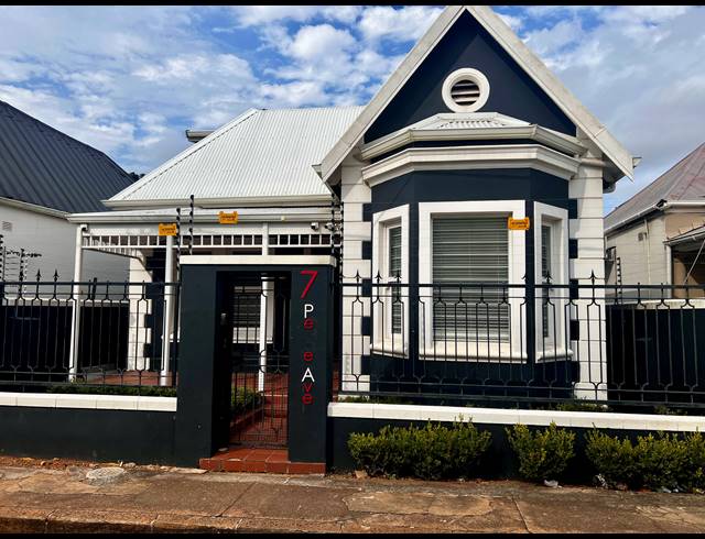 4 BEDROOM FREESTANDING FOR SALE IN WINDERMERE